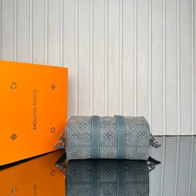 Louis Vuitton Keepall Bandouliere 25