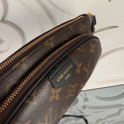 Louis Vuitton Keepit