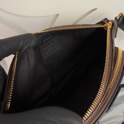 Louis Vuitton Keepit