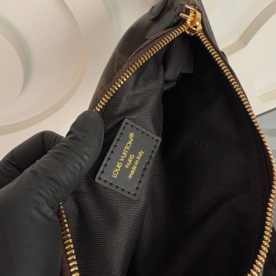 Louis Vuitton Keepit