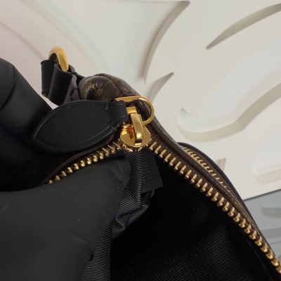 Louis Vuitton Keepit