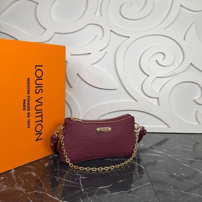 Louis Vuitton Pochette Liv