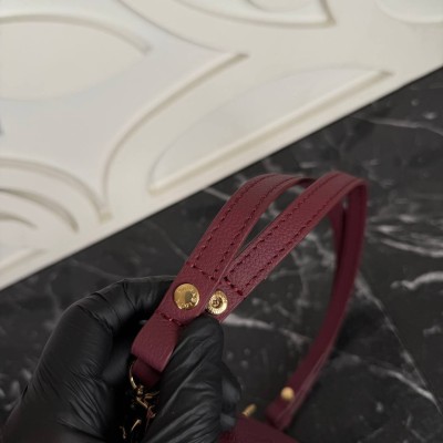 Louis Vuitton Pochette Liv