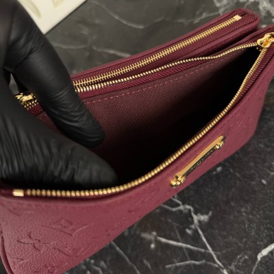 Louis Vuitton Pochette Liv