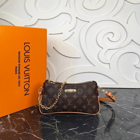 Louis Vuitton Pochette Liv