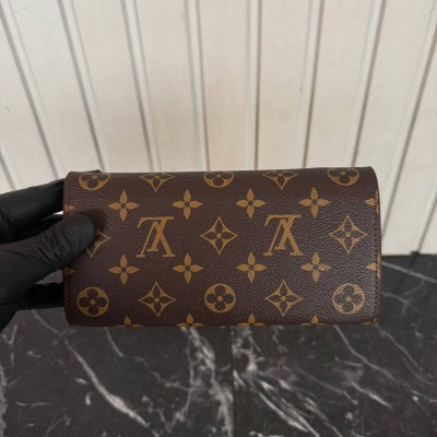 Louis Vuitton Sarah Wallet