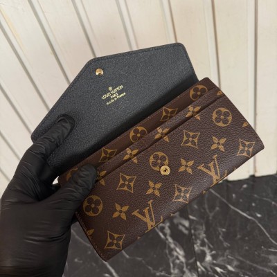 Louis Vuitton Sarah Wallet