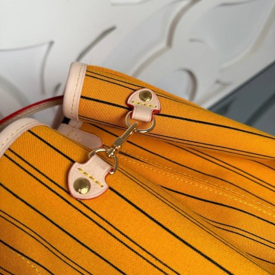 Louis Vuitton Neverfull Inside Out MM