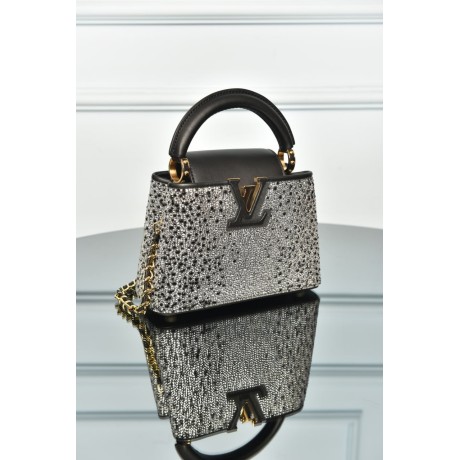 Louis Vuitton Capucines Mini