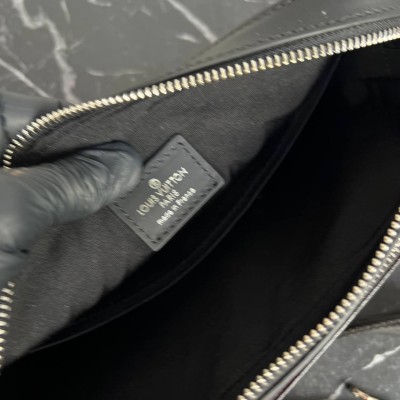 Louis Vuitton Trio Messenger