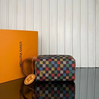 Louis Vuitton Locker Dopp Kit
