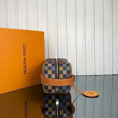 Louis Vuitton Locker Dopp Kit