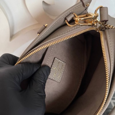 Louis Vuitton OnTheGo East West