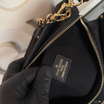 Louis Vuitton OnTheGo East West