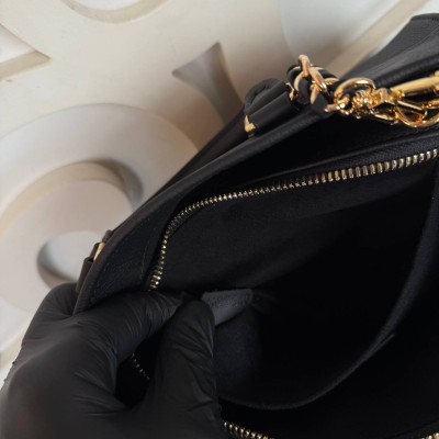 Louis Vuitton OnTheGo East West