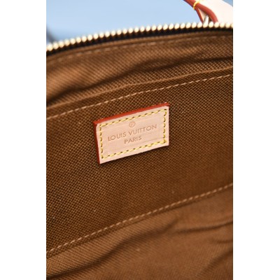 Louis Vuitton Squire East West