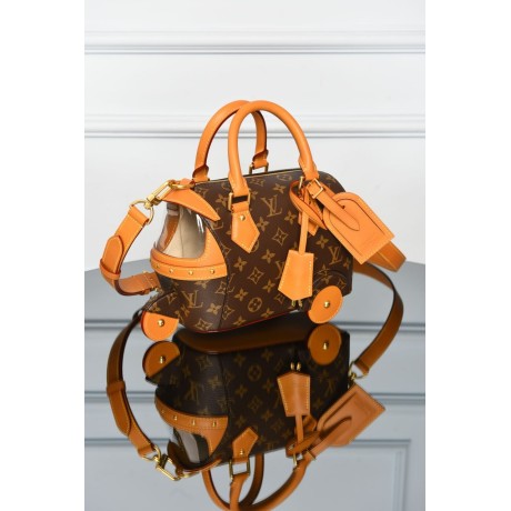 Louis Vuitton Rickshaw Wearable Wallet
