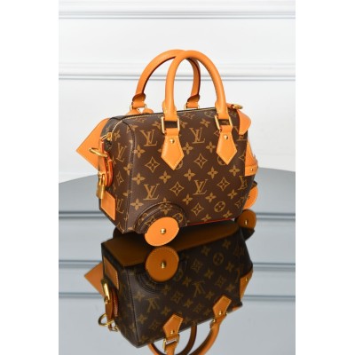 Louis Vuitton Rickshaw Wearable Wallet