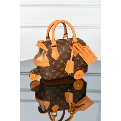 Louis Vuitton Rickshaw Wearable Wallet