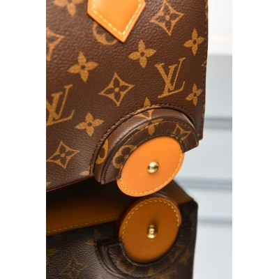 Louis Vuitton Rickshaw Wearable Wallet