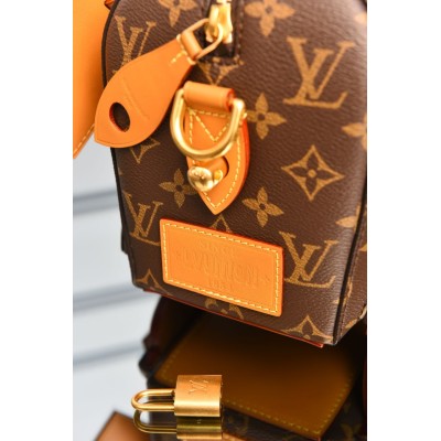Louis Vuitton Rickshaw Wearable Wallet