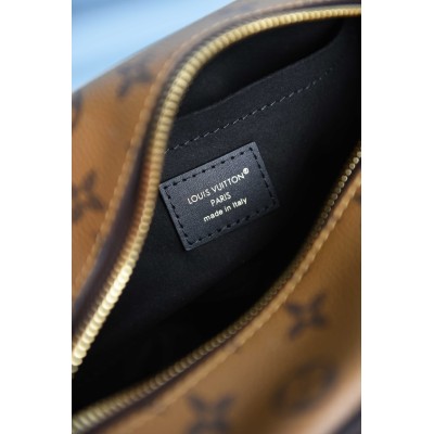 Louis Vuitton Locker Dopp Kit Trunk