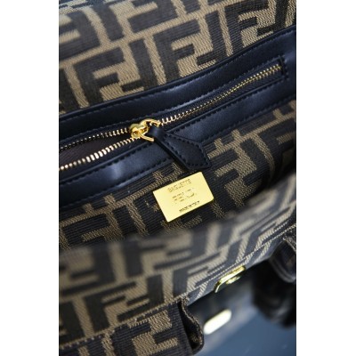 Fendi Multipocket Baguette Bag