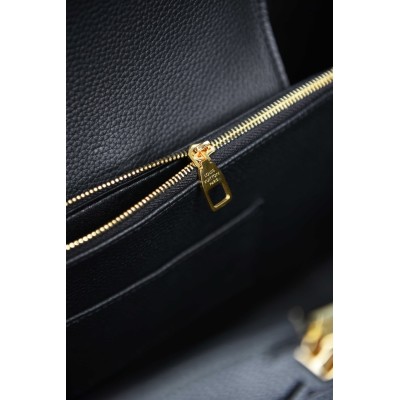 Louis Vuitton Capucines GM Souple