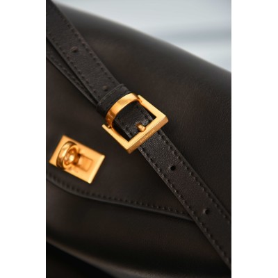 Balenciaga Women's Le 7 Shoulder Bag Medium