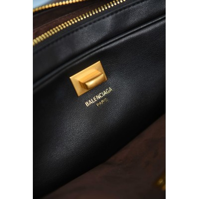Balenciaga Women's Le 7 Shoulder Bag Medium