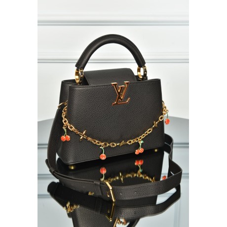 Louis Vuitton Capucines BB