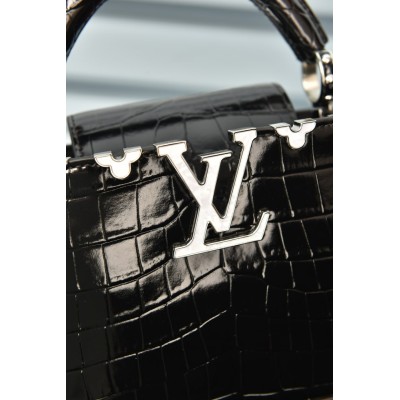 Louis Vuitton Capucines Mini