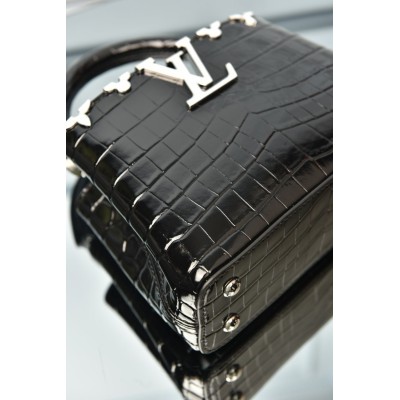 Louis Vuitton Capucines Mini