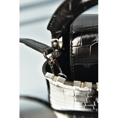 Louis Vuitton Capucines Mini