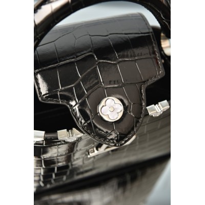 Louis Vuitton Capucines Mini