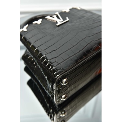 Louis Vuitton Capucines BB