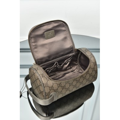 Gucci GG Supreme Toiletry Case