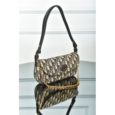 Dior 30 Montaigne D-Vine Pouch