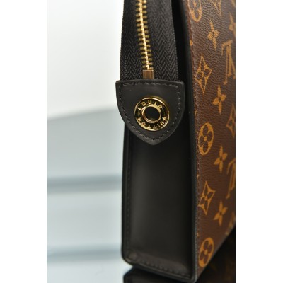 Louis Vuitton Pochette Voyage MM