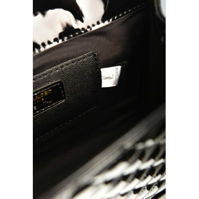 Saint Laurent Envelope Medium in Patent Leather