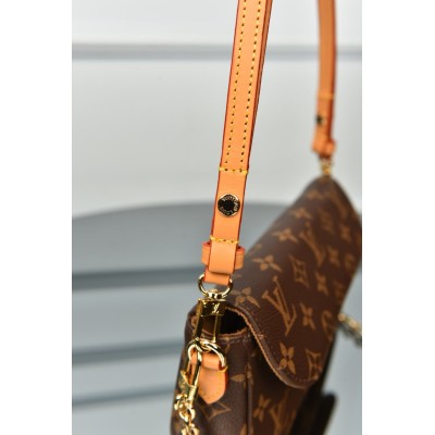 Louis Vuitton Ivy Wallet on Chain Bag