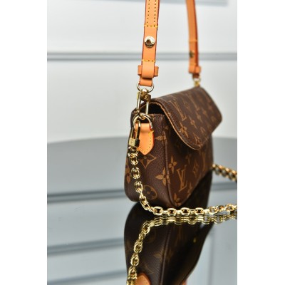 Louis Vuitton Ivy Wallet on Chain Bag