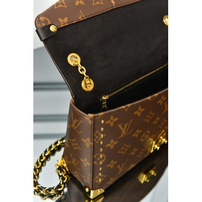 Louis Vuitton Metis Trunk