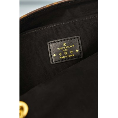 Louis Vuitton Metis Trunk