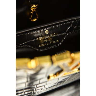 Louis Vuitton Capucines BB